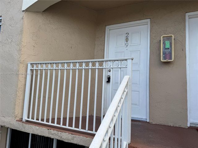 8540 NW 6th Ln 7-209, Miami, FL 33126