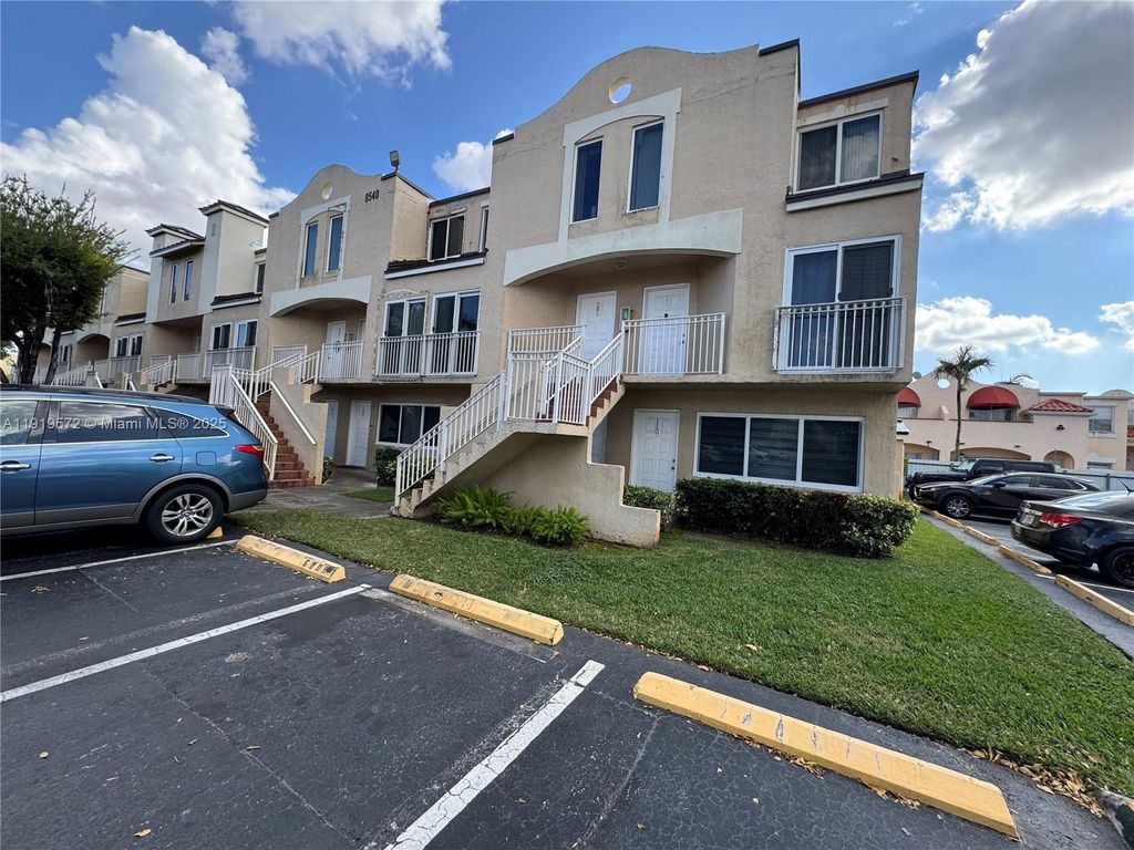 8540 NW 6th Ln 7-209, Miami, FL 33126