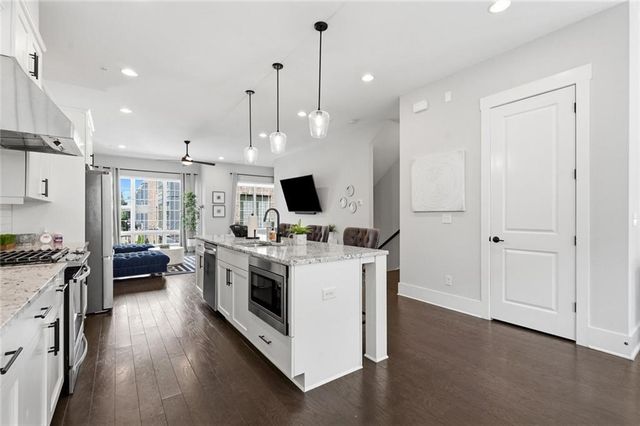 285 Castleberry Hill Walk SW, Atlanta, GA 30313