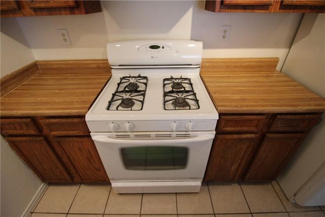 1002 King Albert ST B, Austin, TX 78745