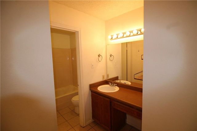 1002 King Albert ST B, Austin, TX 78745