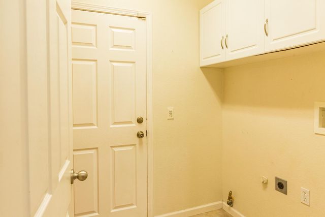 2608 Donner Trl, Riverbank, CA 95367