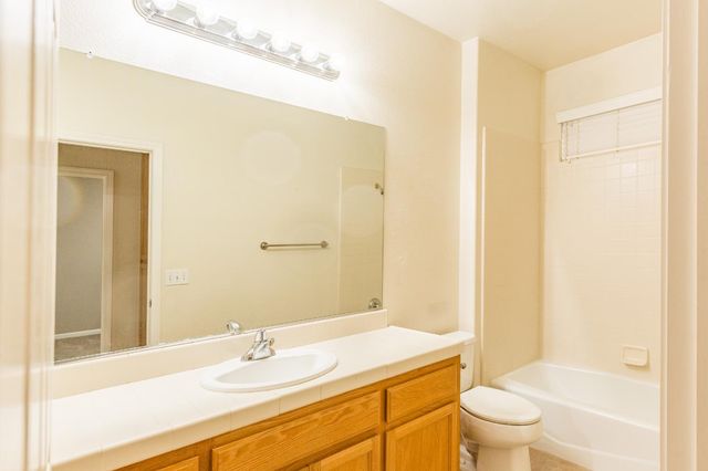 2608 Donner Trl, Riverbank, CA 95367