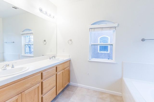 2608 Donner Trl, Riverbank, CA 95367