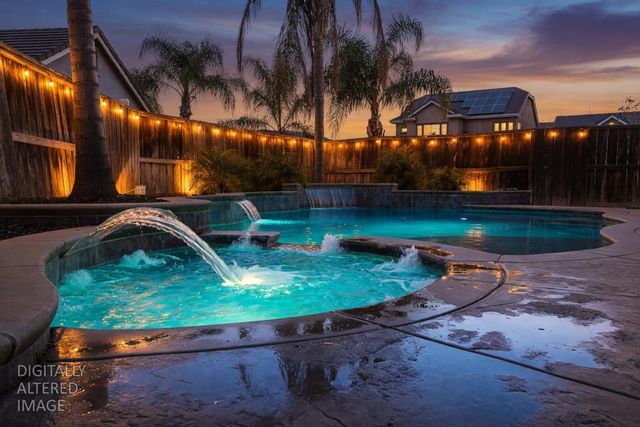 2608 Donner Trl, Riverbank, CA 95367