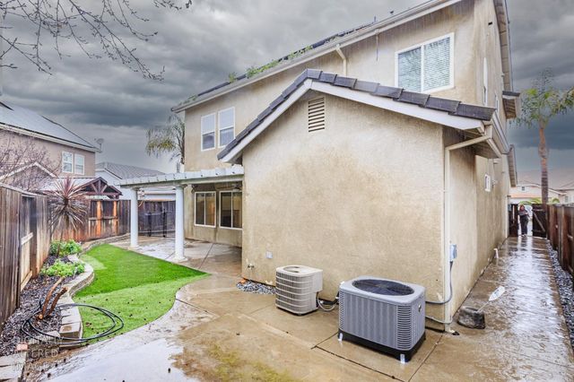 2608 Donner Trl, Riverbank, CA 95367
