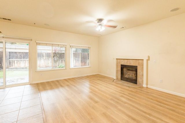 2608 Donner Trl, Riverbank, CA 95367