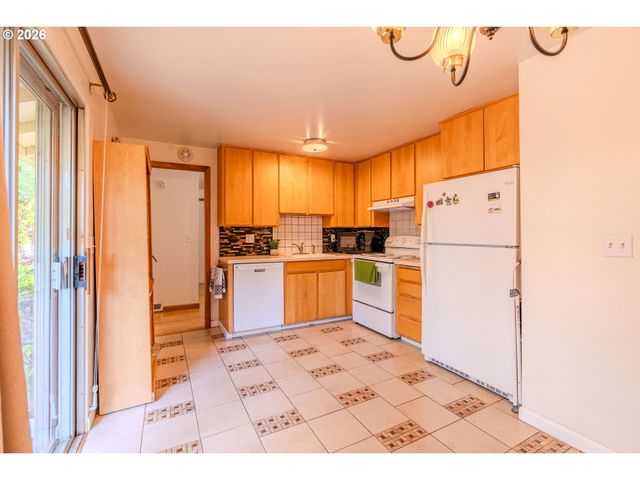 1926 Ne VISTA Ave, Gresham, OR 97030