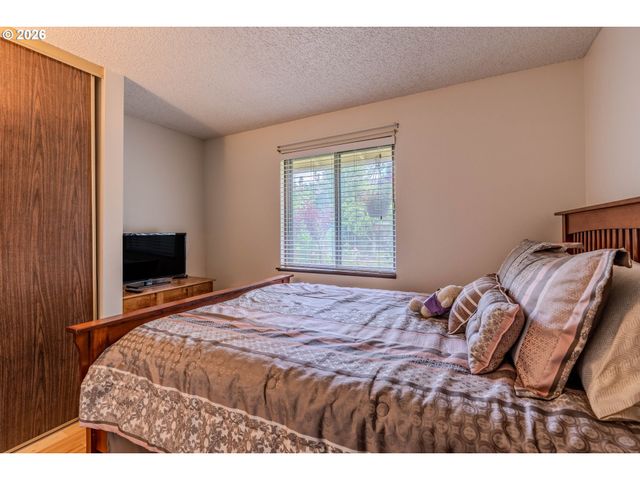 1926 Ne VISTA Ave, Gresham, OR 97030