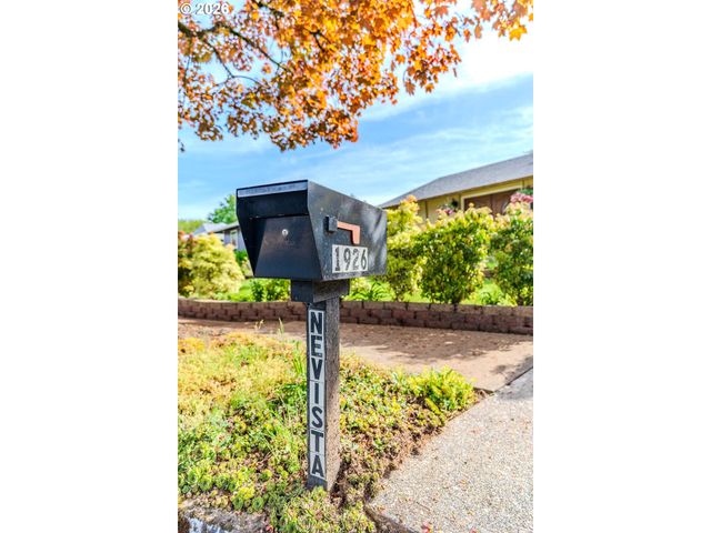 1926 Ne VISTA Ave, Gresham, OR 97030
