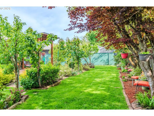 1926 Ne VISTA Ave, Gresham, OR 97030