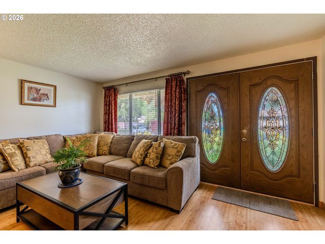 1926 Ne VISTA Ave, Gresham, OR 97030