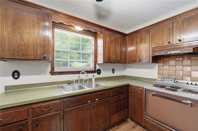 725 N Washington Avenue, Fayetteville, AR 72701