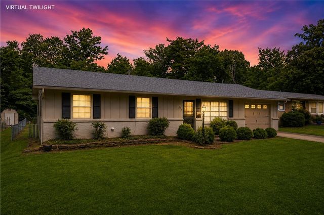 725 N Washington Avenue, Fayetteville, AR 72701