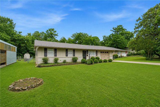 725 N Washington Avenue, Fayetteville, AR 72701