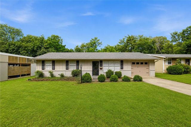 725 N Washington Avenue, Fayetteville, AR 72701