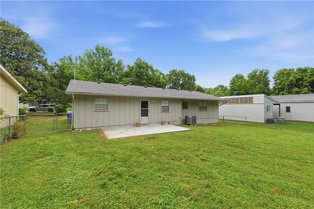 725 N Washington Avenue, Fayetteville, AR 72701
