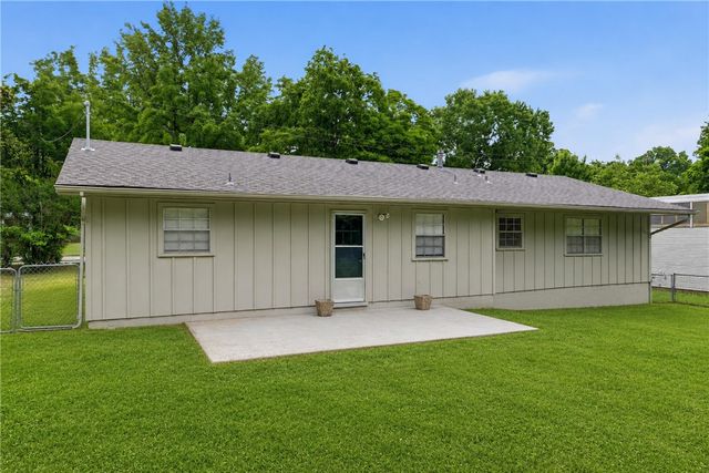 725 N Washington Avenue, Fayetteville, AR 72701