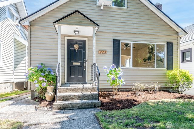 923 S Grant Avenue, Tacoma, WA 98405