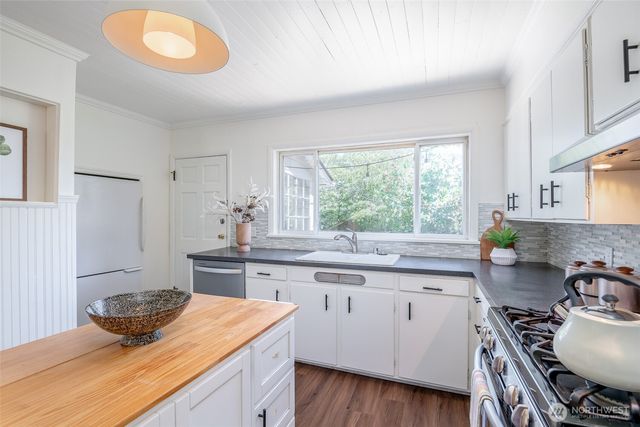 923 S Grant Avenue, Tacoma, WA 98405