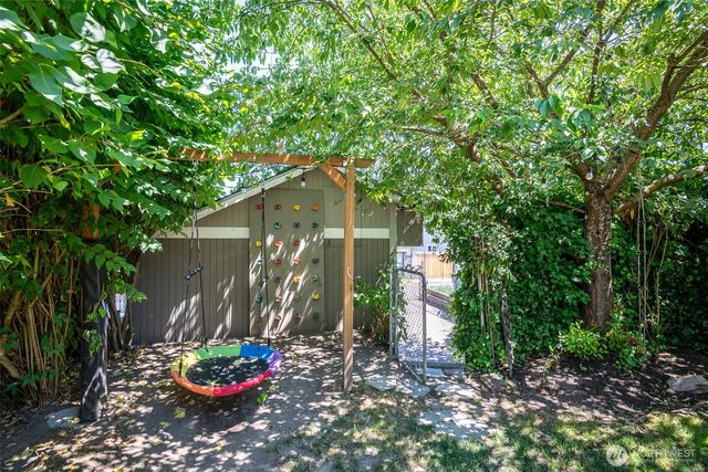 923 S Grant Avenue, Tacoma, WA 98405