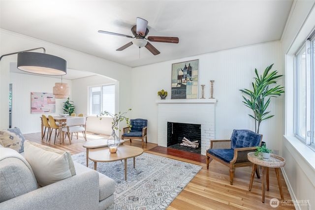 923 S Grant Avenue, Tacoma, WA 98405