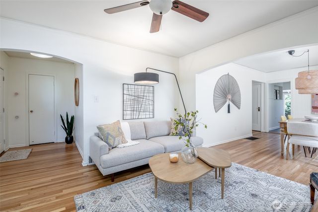923 S Grant Avenue, Tacoma, WA 98405
