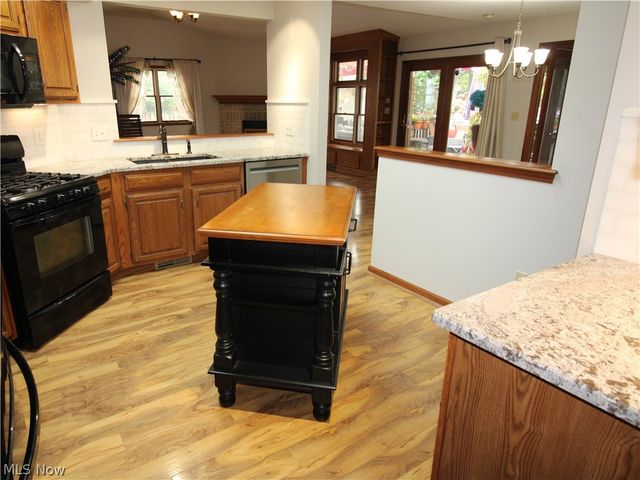 138 Loyola Drive, Elyria, OH 44035