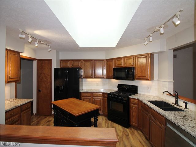 138 Loyola Drive, Elyria, OH 44035