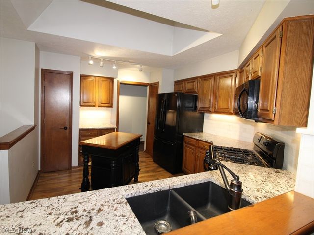 138 Loyola Drive, Elyria, OH 44035