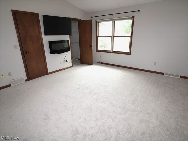 138 Loyola Drive, Elyria, OH 44035