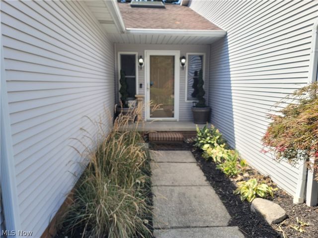 138 Loyola Drive, Elyria, OH 44035