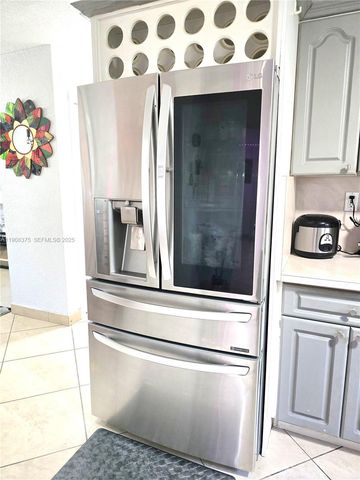 11152 SW 7th St, Sweetwater, FL 33174