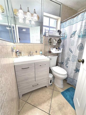 11152 SW 7th St, Sweetwater, FL 33174