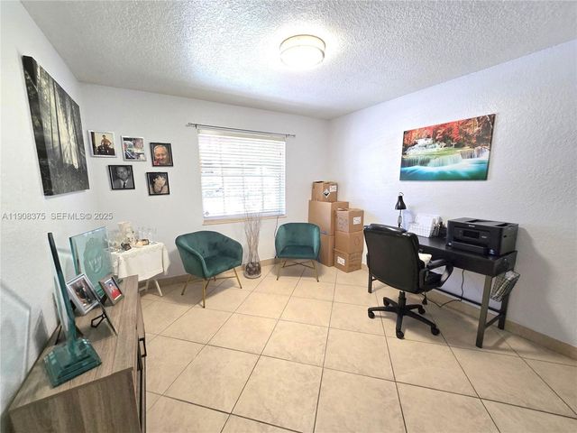 11152 SW 7th St, Sweetwater, FL 33174