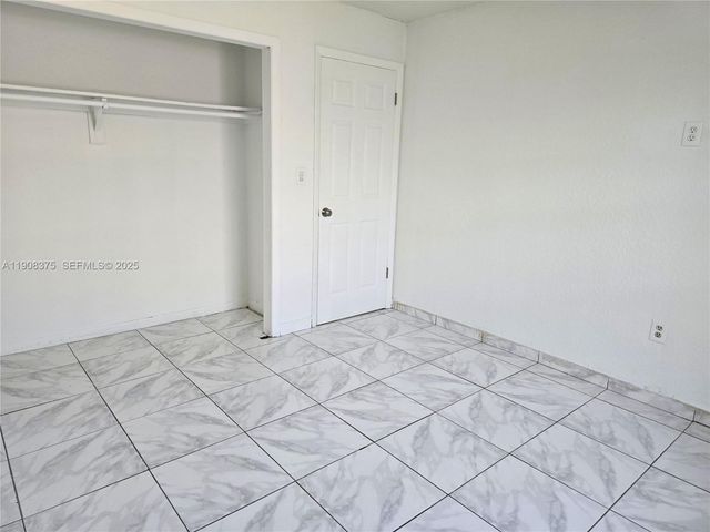 11152 SW 7th St, Sweetwater, FL 33174