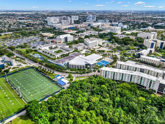 11152 SW 7th St, Sweetwater, FL 33174