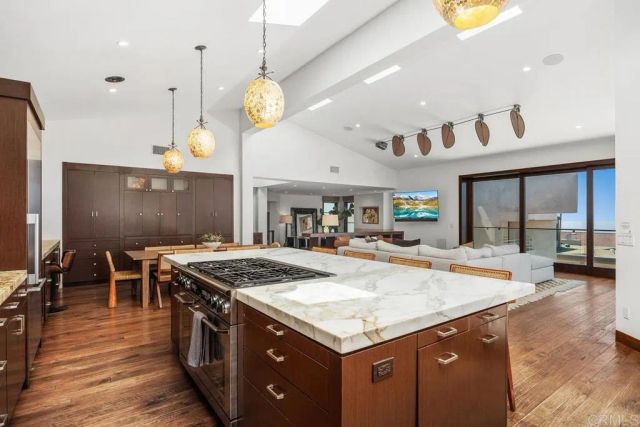 2260 El Amigo Road, Del Mar, CA 92014