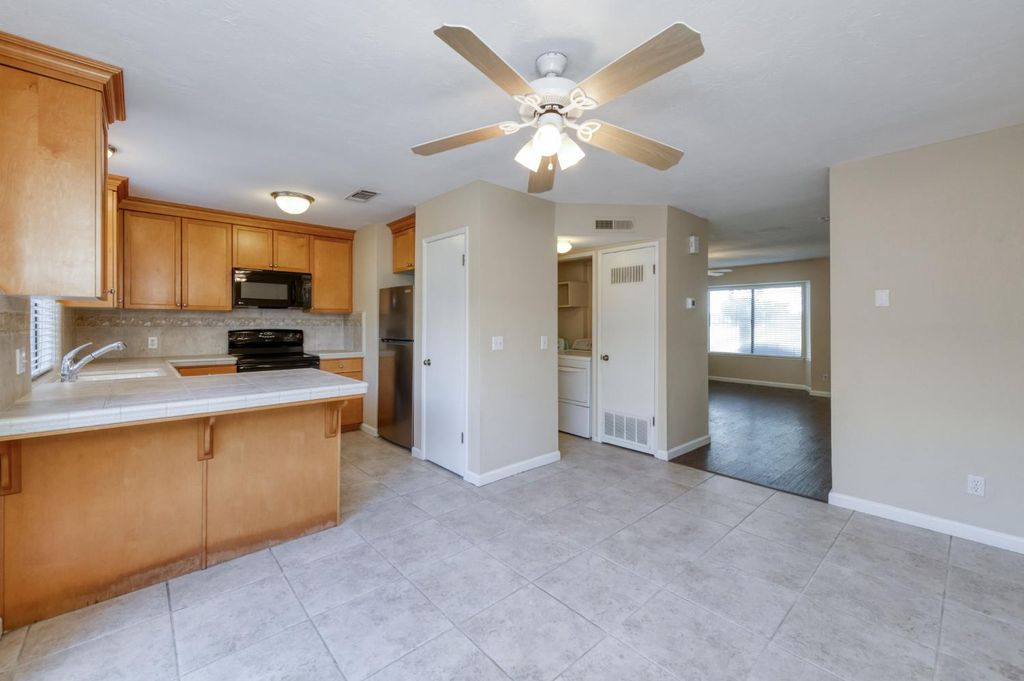 Image 12 of property listing at 4747 N Woodrow Avenue # 120, Fresno, CA 93726