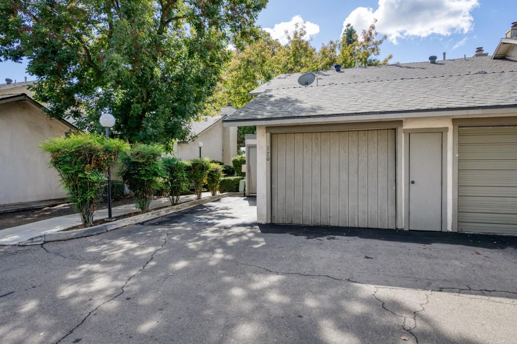 Image 2 of property listing at 4747 N Woodrow Avenue # 120, Fresno, CA 93726