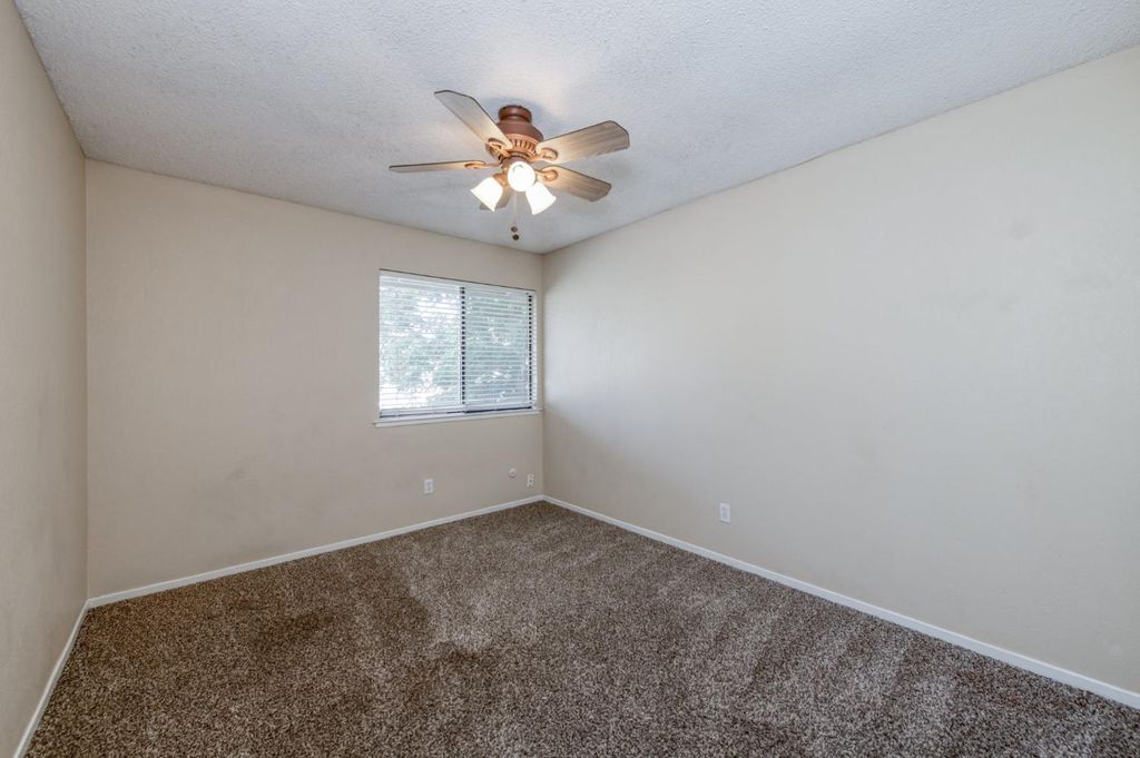 Image 23 of property listing at 4747 N Woodrow Avenue # 120, Fresno, CA 93726