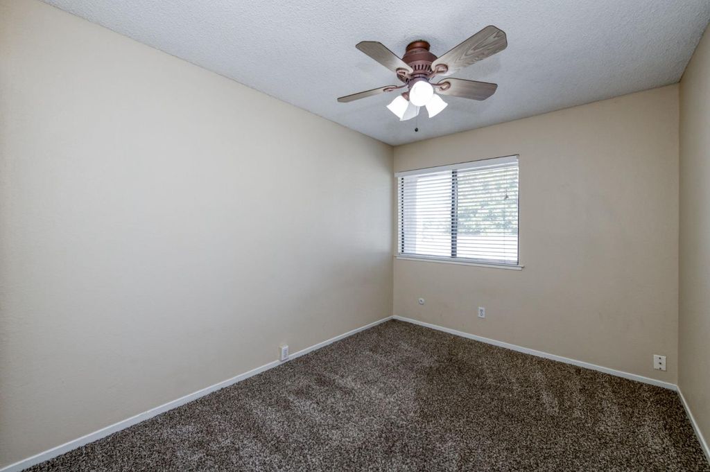 Image 24 of property listing at 4747 N Woodrow Avenue # 120, Fresno, CA 93726
