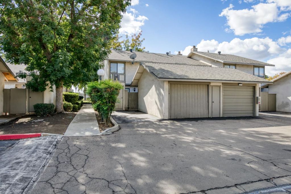 Image 3 of property listing at 4747 N Woodrow Avenue # 120, Fresno, CA 93726