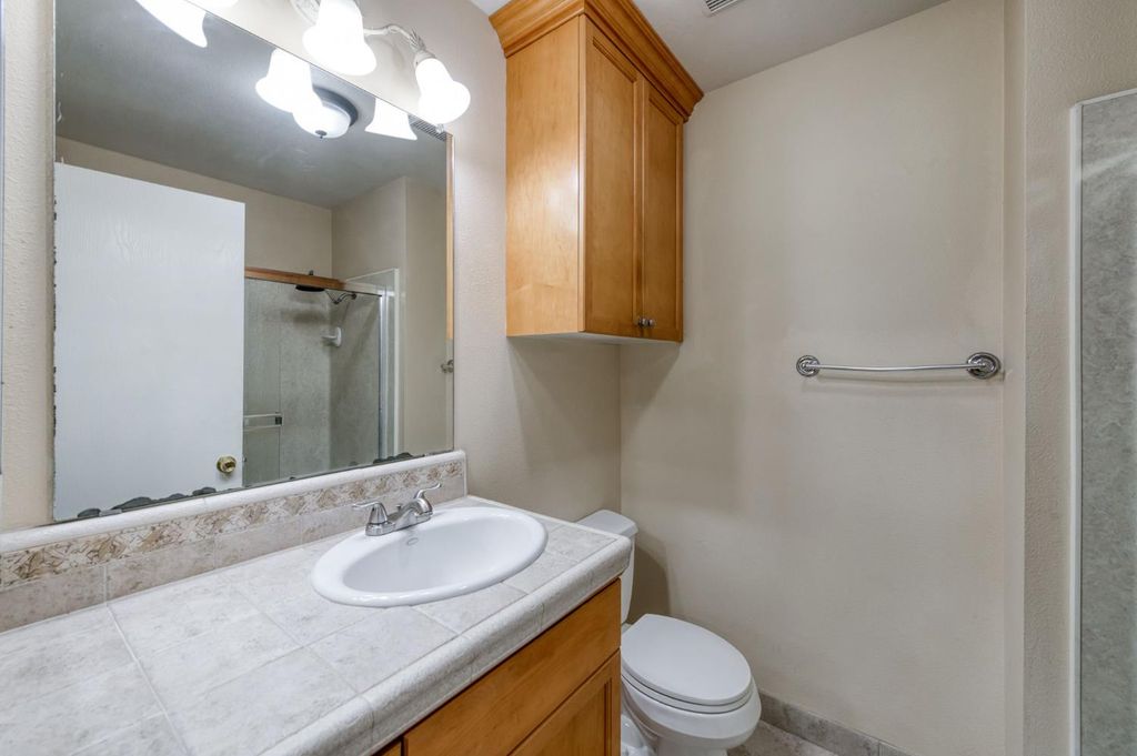 Image 30 of property listing at 4747 N Woodrow Avenue # 120, Fresno, CA 93726