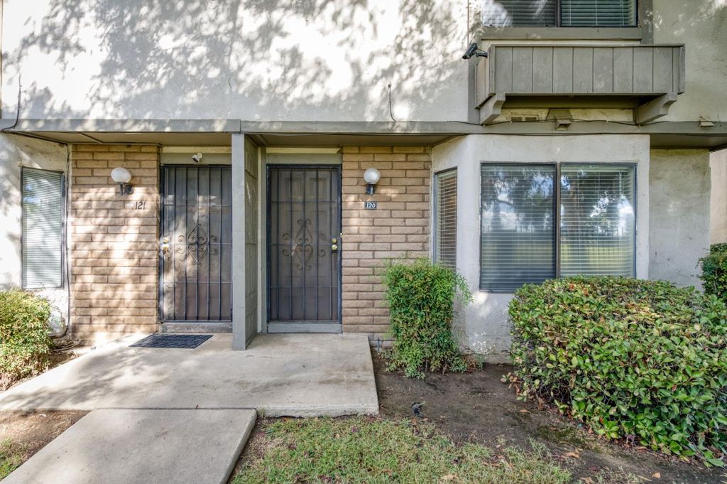 Image 33 of property listing at 4747 N Woodrow Avenue # 120, Fresno, CA 93726