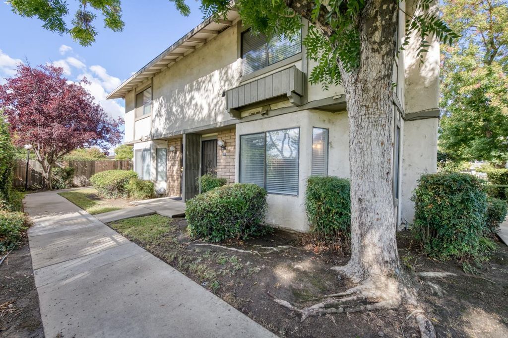 Image 37 of property listing at 4747 N Woodrow Avenue # 120, Fresno, CA 93726