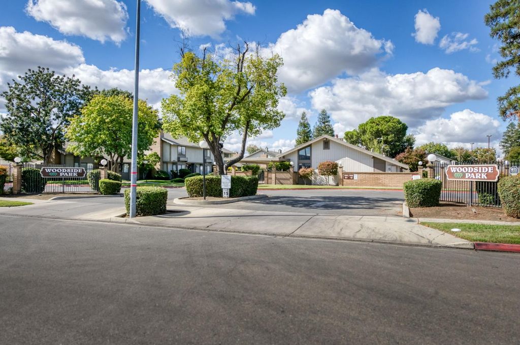 Image 41 of property listing at 4747 N Woodrow Avenue # 120, Fresno, CA 93726