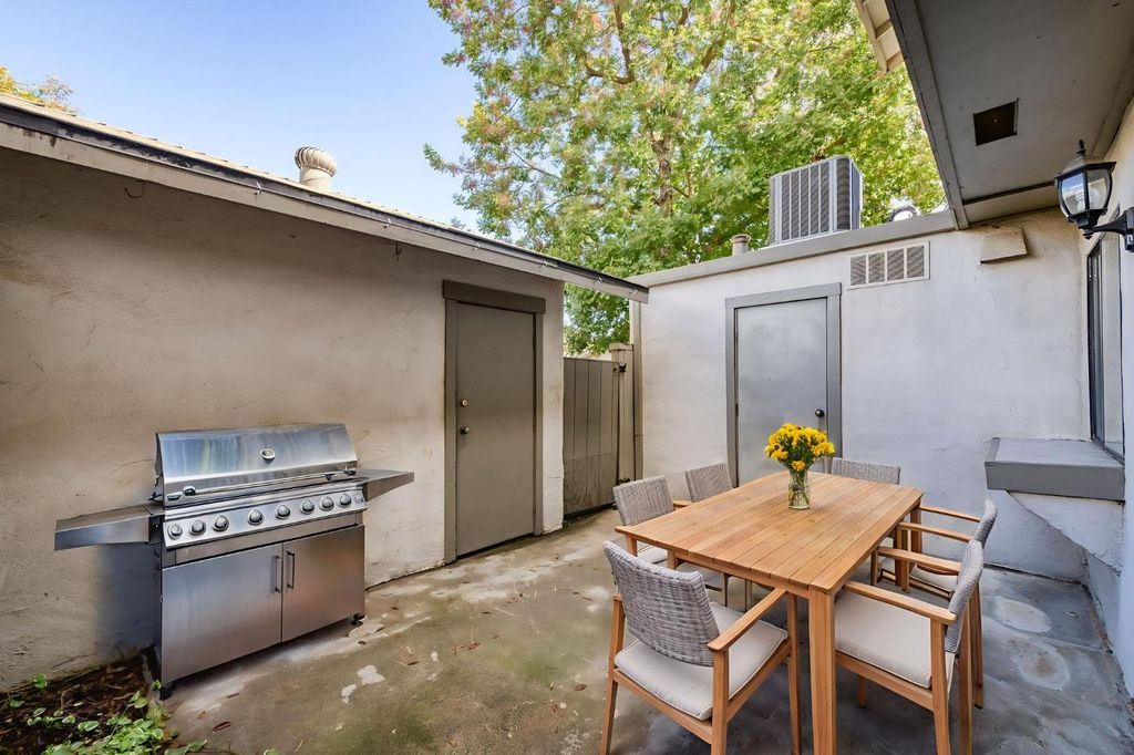 Image 44 of property listing at 4747 N Woodrow Avenue # 120, Fresno, CA 93726