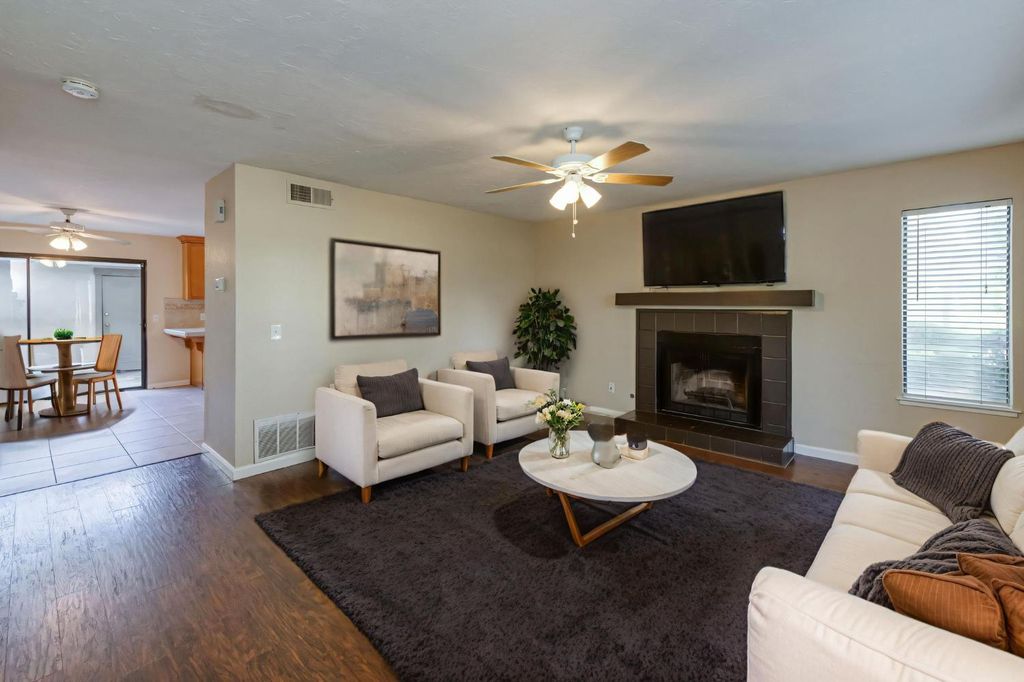 Image 8 of property listing at 4747 N Woodrow Avenue # 120, Fresno, CA 93726