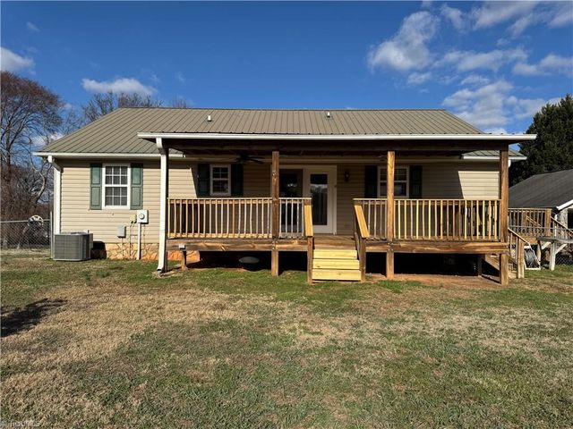 512 R L Norris Road, Linwood, NC 27299